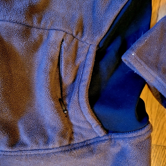 Columbia Titanium chocolate black zipper pocket great for layering - Picture 5 of 6